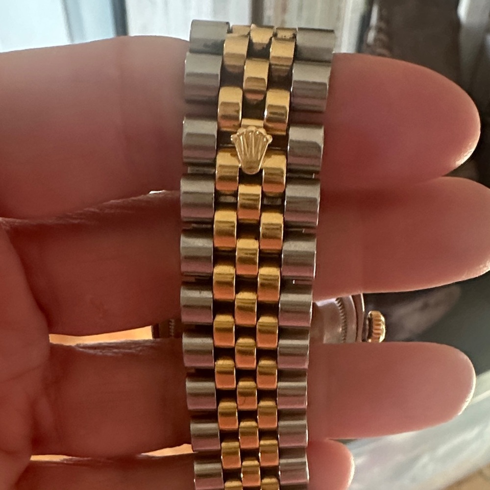 Rolex Datejust 18k Gold and Silver Watch with Diamond Accents - Picture 4 of 8